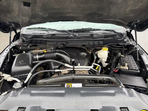 Used 2017 RAM 1500 Express w/ Black Ram 1500 Express Group image 11