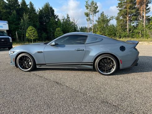 Used 2024 Ford Mustang GT RWD image 9