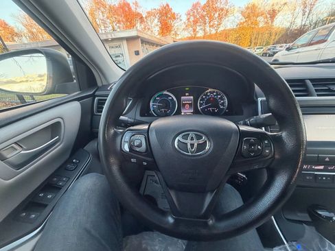 Used 2015 Toyota Camry LE image 22