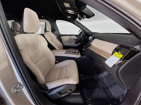 Certified 2026 Volvo XC90 T8 Plus w/ Protection Package Premier AWD/4WD image 29