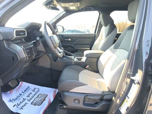 Used 2025 Toyota Tacoma TRD Off-Road image 18