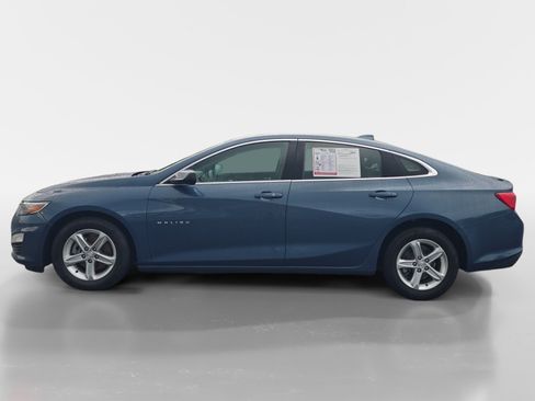 Used 2024 Chevrolet Malibu LT FWD image 2