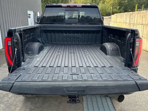 Used 2025 GMC Sierra 2500 AT4X AWD/4WD image 6