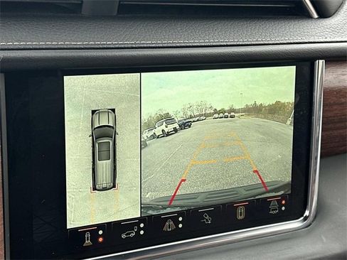 Used 2024 GMC Yukon XL Denali Ultimate image 3