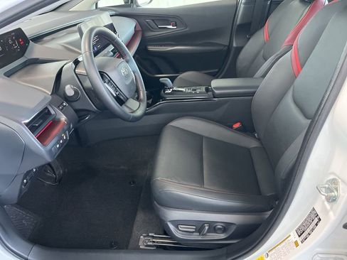 Used 2024 Toyota Prius Prime XSE Premium image 4