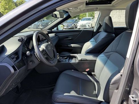 Used 2025 Lexus ES 350 w/ Premium Package FWD image 13