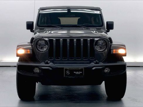 Used 2020 Jeep Wrangler Unlimited Sahara image 3