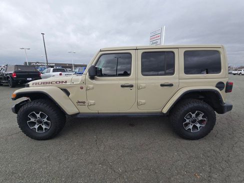 Used 2022 Jeep Wrangler Unlimited Rubicon w/ LED Lighting Group image 6