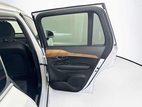 Used 2023 Volvo XC90 B6 Plus w/ Protection Package Premier AWD/4WD image 34