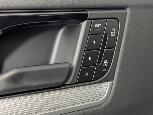 New 2026 Porsche Cayenne image 26