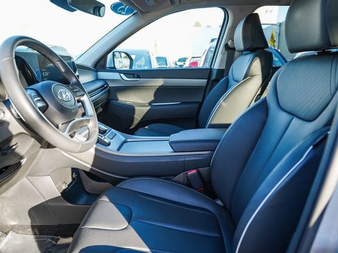 Certified 2025 Hyundai Palisade SEL image 17