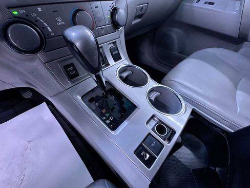 Used 2013 Toyota Highlander SE image 28