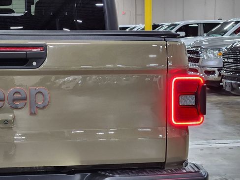 Used 2020 Jeep Gladiator Mojave AWD/4WD image 15