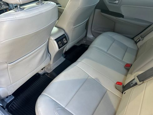 Used 2017 Toyota Camry XLE w/ Moonroof Package FWD image 15
