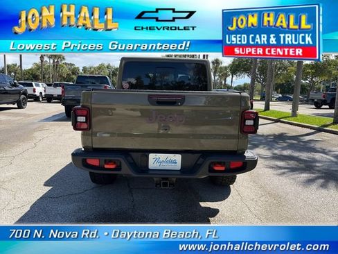 Used 2025 Jeep Gladiator Mojave w/ Convenience Group AWD/4WD image 10