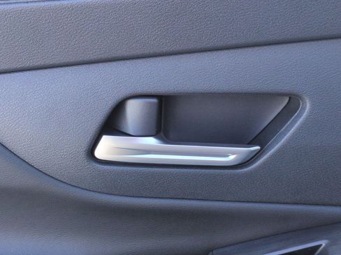 New 2026 Nissan Sentra SR w/ SR Premium Package FWD image 27