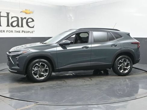 New 2026 Chevrolet Trax LT w/ LT Convenience Package FWD image 10
