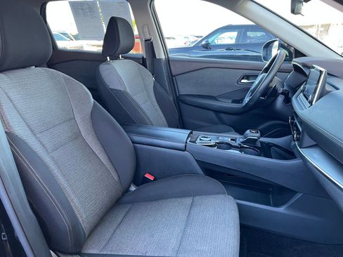 Used 2023 Nissan Rogue SV image 36