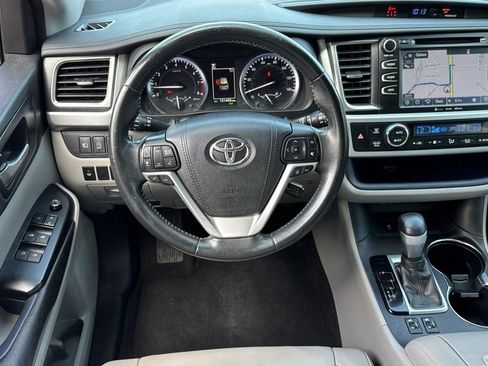 Used 2018 Toyota Highlander XLE FWD image 30