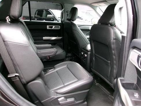 Certified 2023 Ford Explorer XLT w/ Equipment Group 202A AWD/4WD image 5