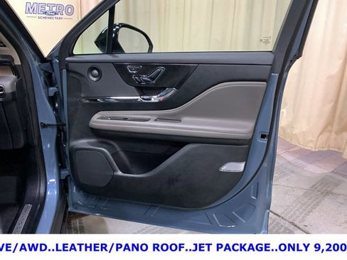 Used 2025 Lincoln Corsair Reserve w/ Equipment Group 202A image 11