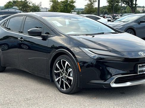 New 2026 Toyota Prius Plug-In Hybrid image 3