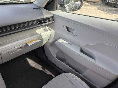 New 2026 Hyundai Kona SE image 17