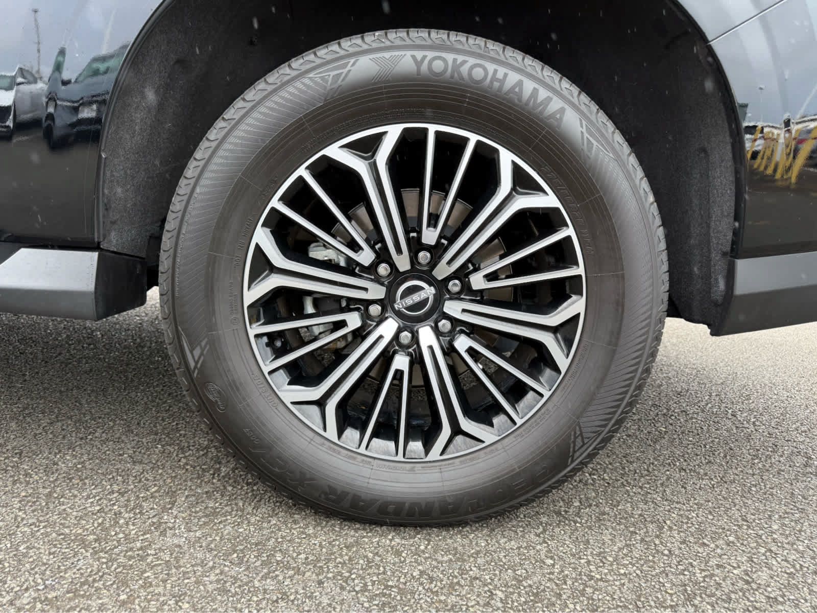 Used 2025 Nissan Armada Platinum RWD image 5