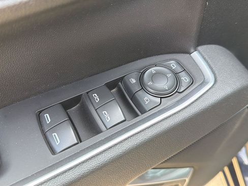 Used 2025 GMC Sierra 1500 SLT AWD/4WD image 17