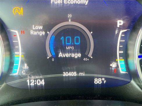 Used 2019 Chrysler Pacifica Touring-L Plus w/ Tire & Wheel Group image 12