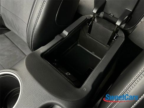 Used 2020 Ford Mustang Shelby GT350 w/ Technology Package image 32