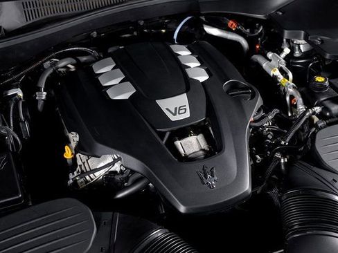 Used 2024 Maserati Levante GT Ultima image 11