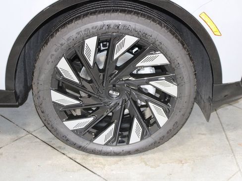 New 2026 Lincoln Nautilus Reserve w/ Jet Appearance Package image 12