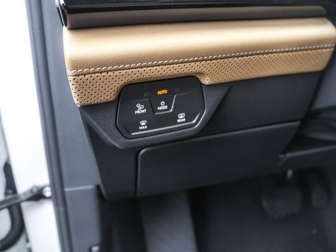 New 2026 Volkswagen Atlas Cross Sport SE image 22