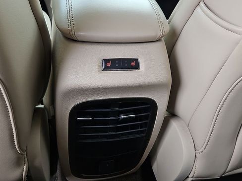 Used 2018 Lincoln MKC Select w/ Select Plus Package image 21