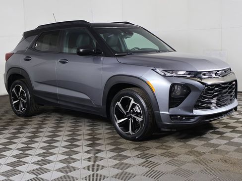 Used 2022 Chevrolet TrailBlazer RS image 2