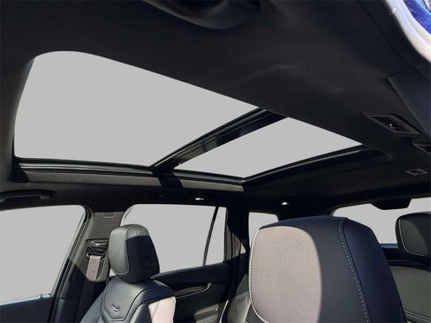 Used 2025 Cadillac XT6 Premium Luxury image 23