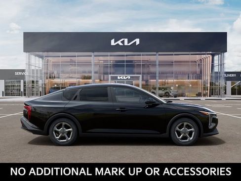 New 2026 Kia K4 LXS image 7