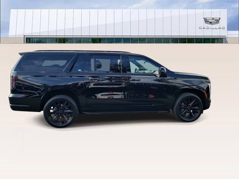 Certified 2025 Cadillac Escalade ESV Sport AWD/4WD image 9