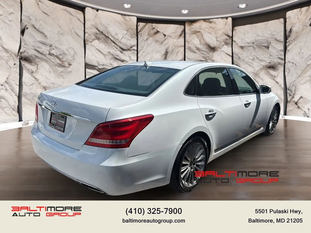 Used 2014 Hyundai Equus Signature RWD image 4