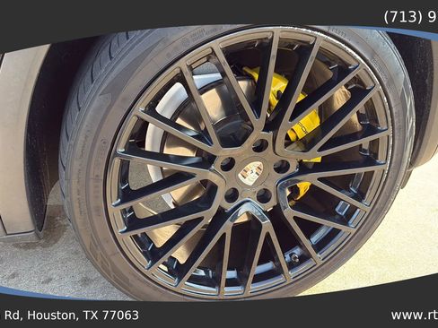 Used 2011 Porsche Cayenne S image 11
