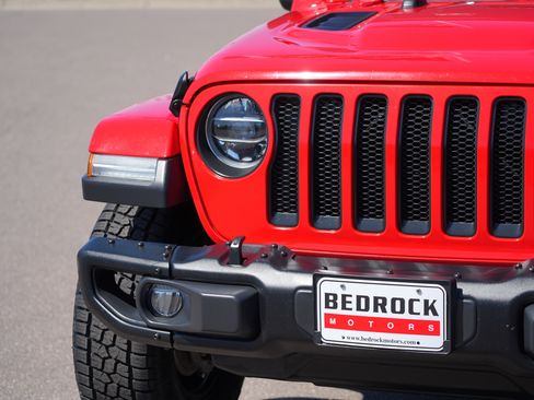 Used 2019 Jeep Wrangler Unlimited Sahara w/ Quick Order Package 24M Moab image 9