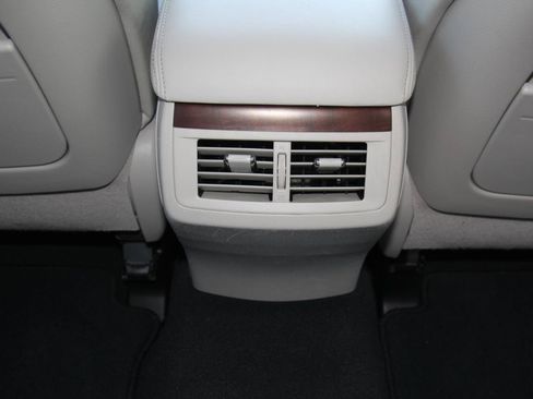 Used 2011 Toyota Venza w/ Premium Pkg #2 FWD image 21