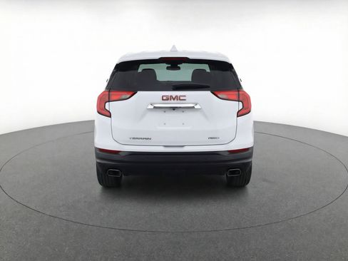 Used 2023 GMC Acadia SLT FWD image 7