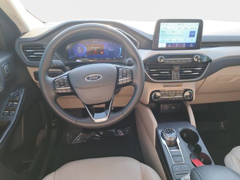 Used 2022 Ford Escape SEL w/ Technology Package FWD image 16