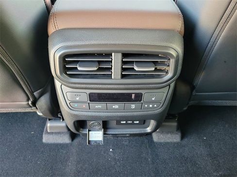 New 2025 Honda Pilot Elite image 12