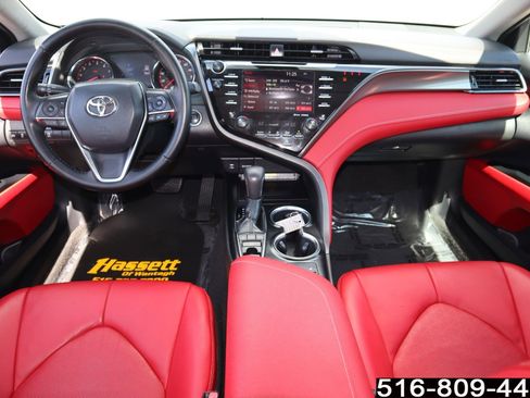 Used 2019 Toyota Camry XSE image 12