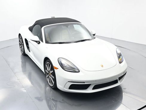 Used 2018 Porsche 718 Boxster image 29