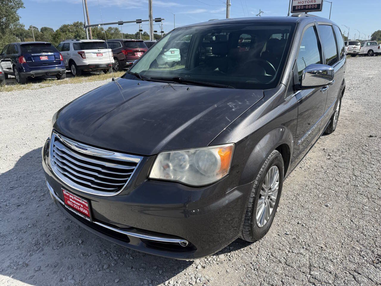 Used 2016 Chrysler Town & Country Touring-L w/ Driver Convenience Group FWD image 7