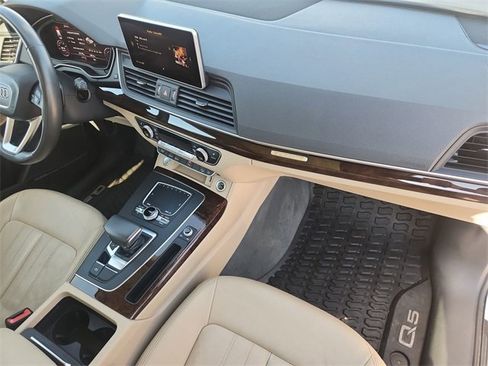 Used 2018 Audi Q5 2.0T w/ Premium Plus Package image 30